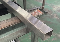 304亚搏足球方管拉丝