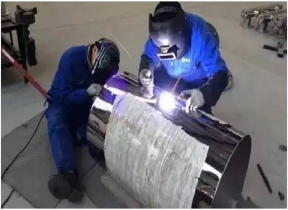 316亚搏足球管氩弧焊接