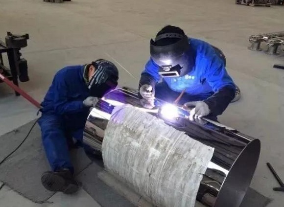 如何消除亚搏足球制品管焊接残余应力