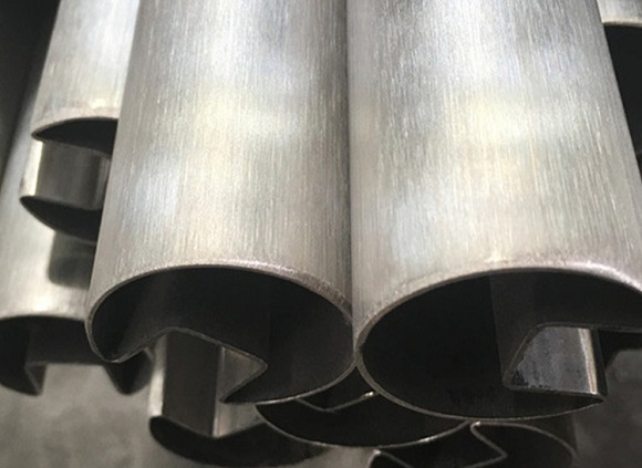 304亚搏足球管生产时常见表面缺陷分类及产生原因