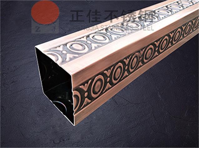 彩色亚搏足球装饰管