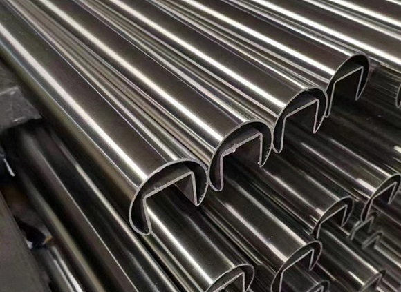 304亚搏足球管表面氧化皮的形成原因