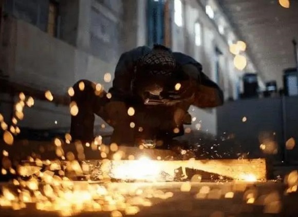 为何304管焊接后裂开？