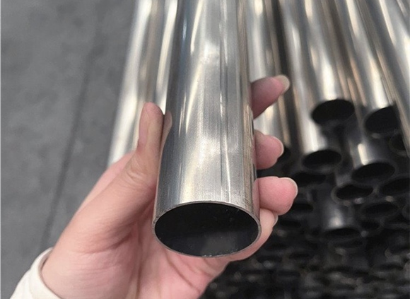 造成316L亚搏足球管壁厚不均的五大要素