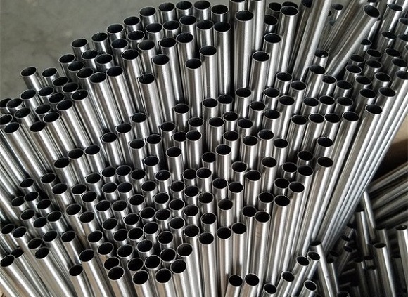 如何避免亚搏足球制品管焊接变形