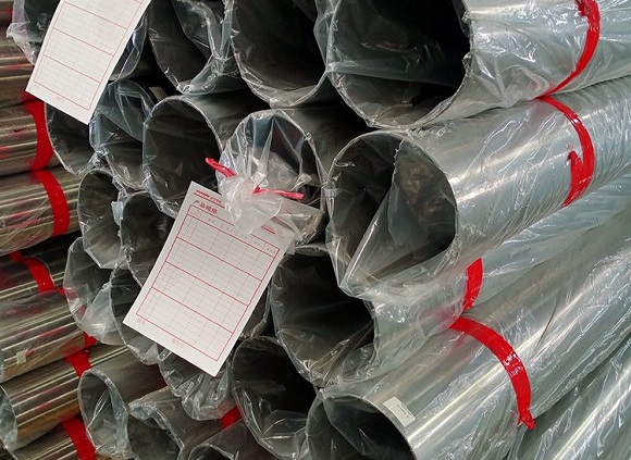 304亚搏足球管表面质量问题—气孔