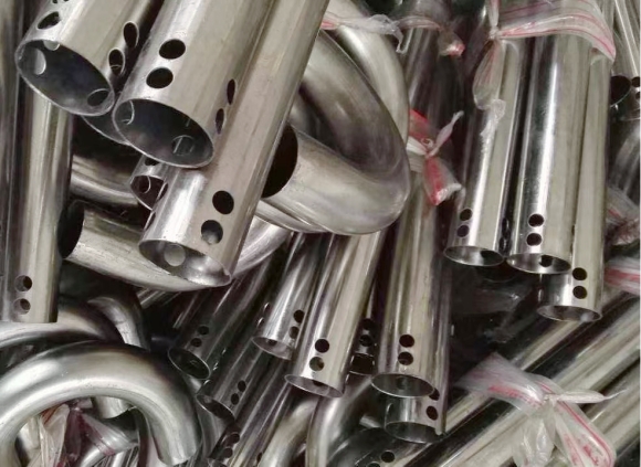 亚搏足球圆管冲孔