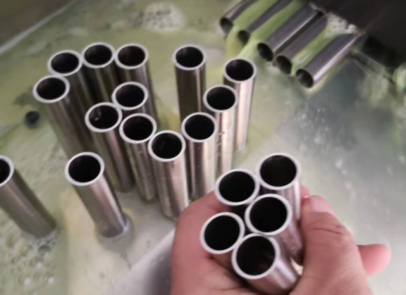 201亚搏足球方管有磁性吗