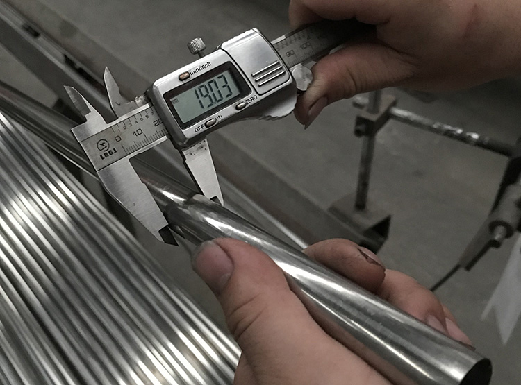 亚搏足球装饰管厂