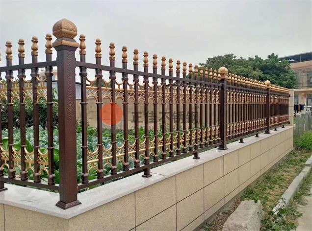 亚搏足球装饰管