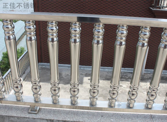 护栏亚搏足球管——罗马柱2